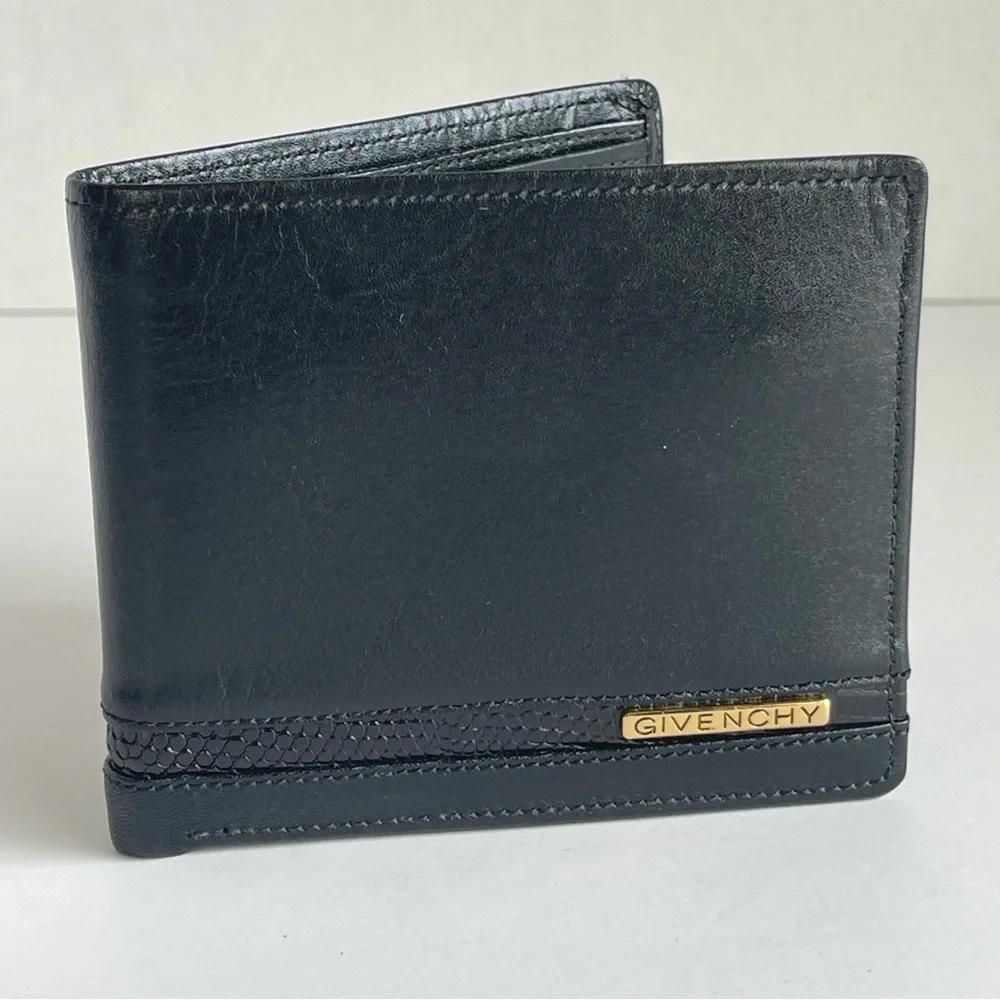Givenchy Bi fold Black Men’s Wallet . Original